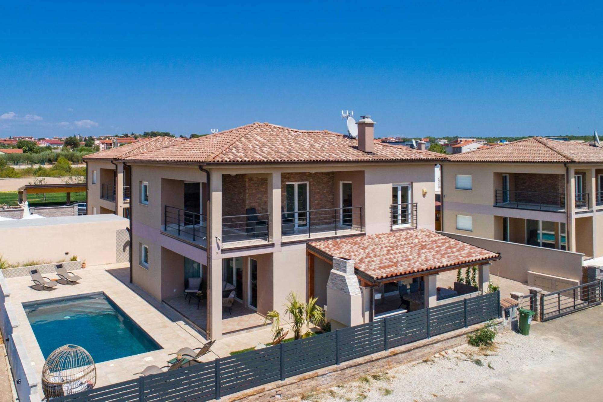 Villa Brionika Mit Pool Vodnjan Bagian luar foto