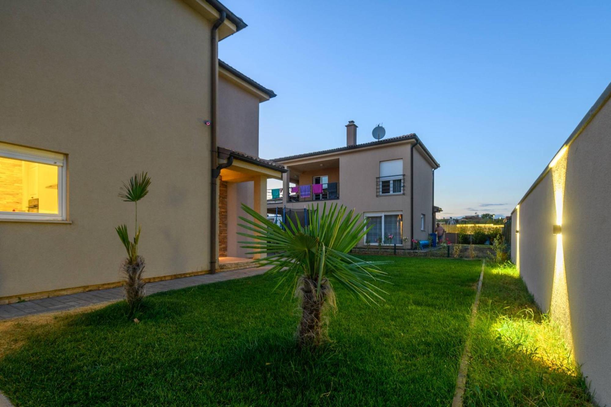 Villa Brionika Mit Pool Vodnjan Bagian luar foto
