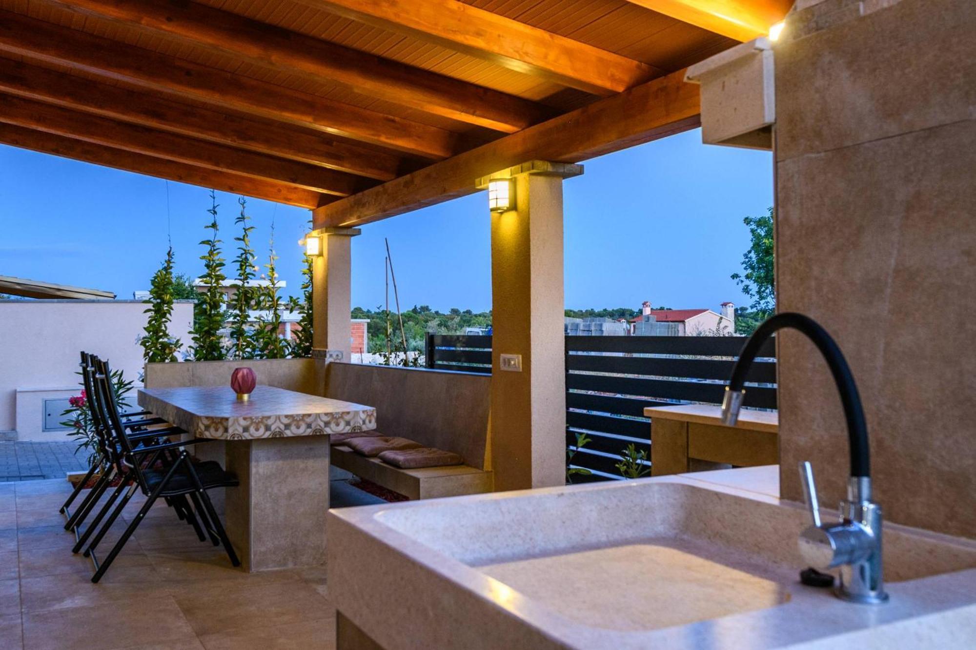 Villa Brionika Mit Pool Vodnjan Bagian luar foto